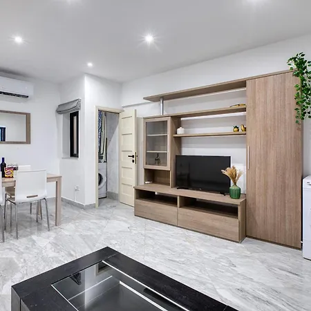 New Listing - 2br In The Heart Of By Sf Homes * Слима