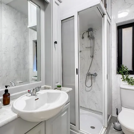 New Listing - 2br In The Heart Of By Sf Homes Apartmán *